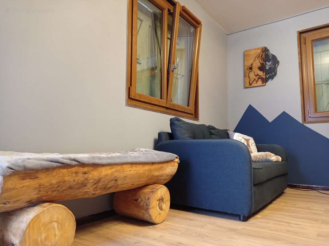 Maison à LA RIVIERE-ENVERSE