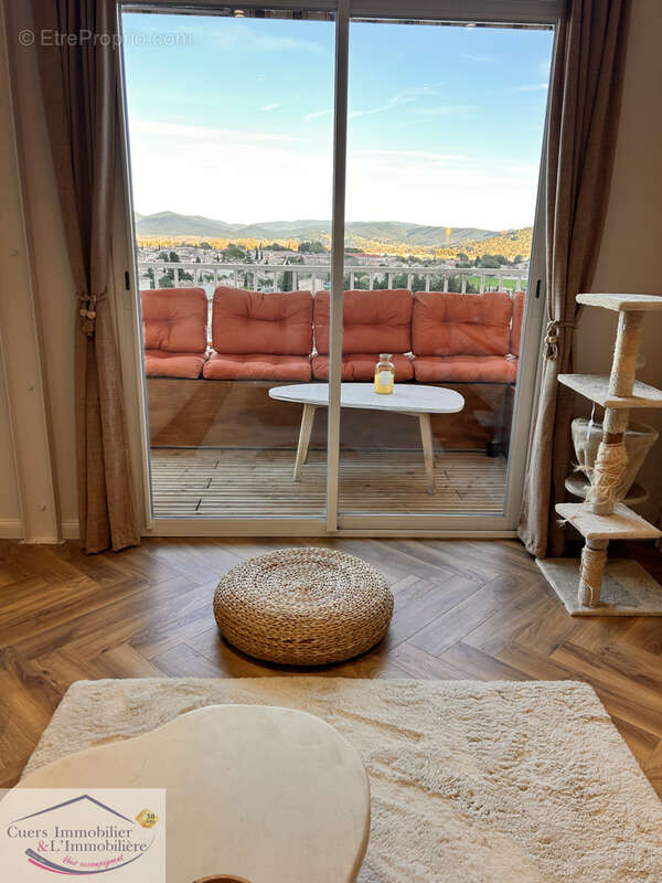Appartement à CUERS