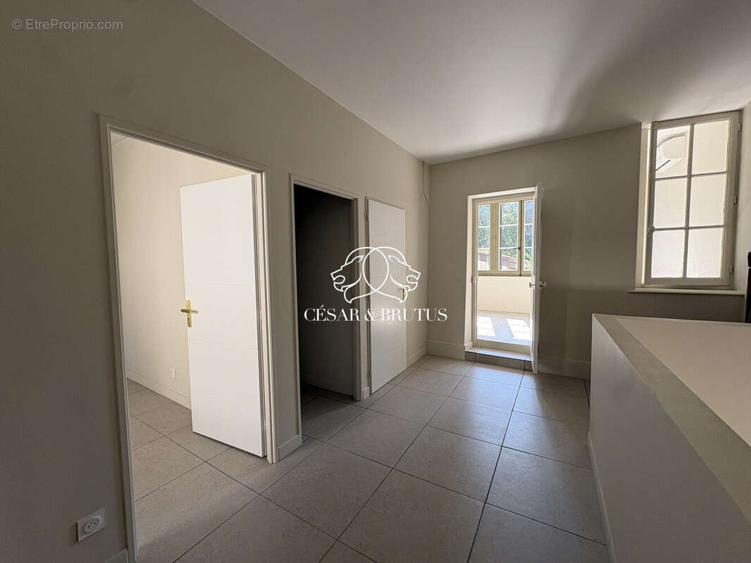 Maison 135 m² à Collonges-Au-Mont-D'or  - photo 6