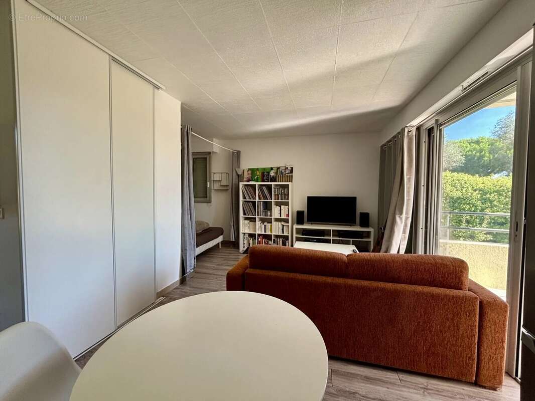 Appartement à VILLENEUVE-LOUBET