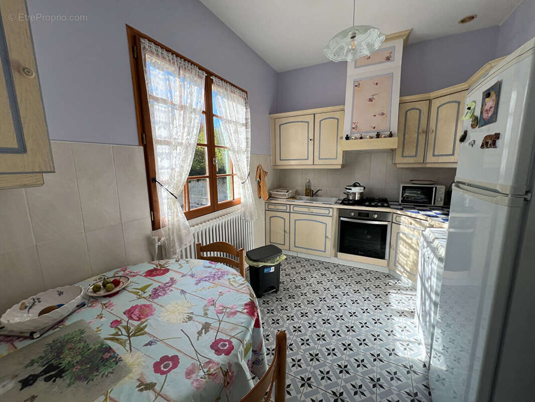 Agréable maison familiale  Autouillet / Auteuil le Roi  6 pièces 113 m2 - photo 5