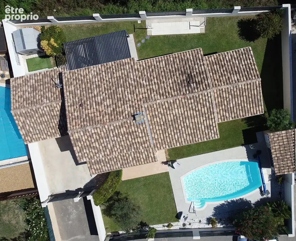 Saint-Laurent-des-Arbres , Villa de plain-pied 136 m² . 3 chambres . Piscine . Garage - photo 4