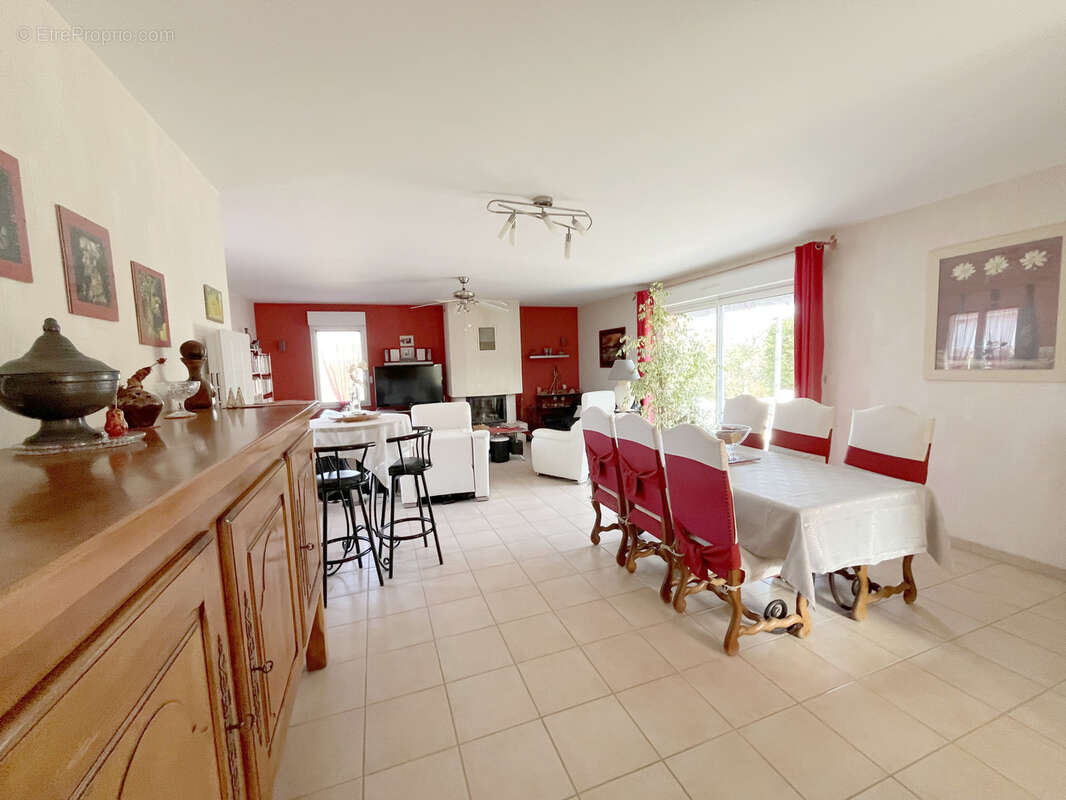 Maison à VAUX-SUR-MER