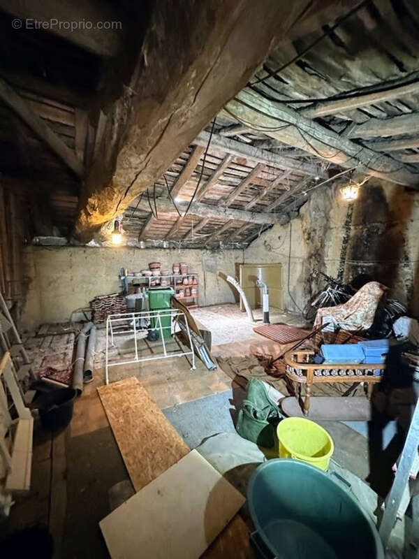 Maison à POLLIAT