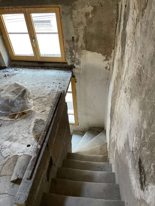 Maison à VALREAS
