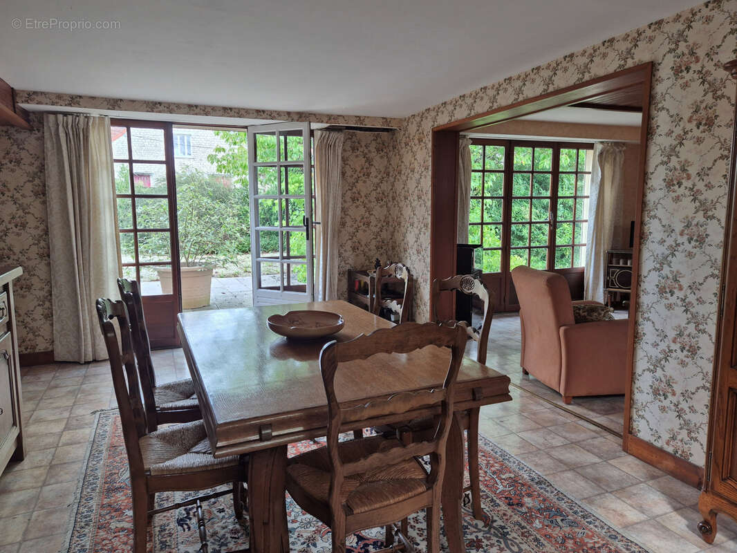 Maison à SAINT-PIERRE-LES-NEMOURS