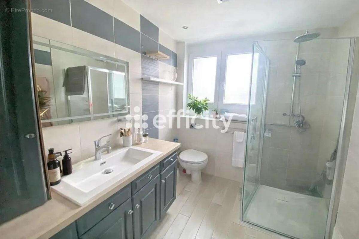 Appartement à LYON-9E