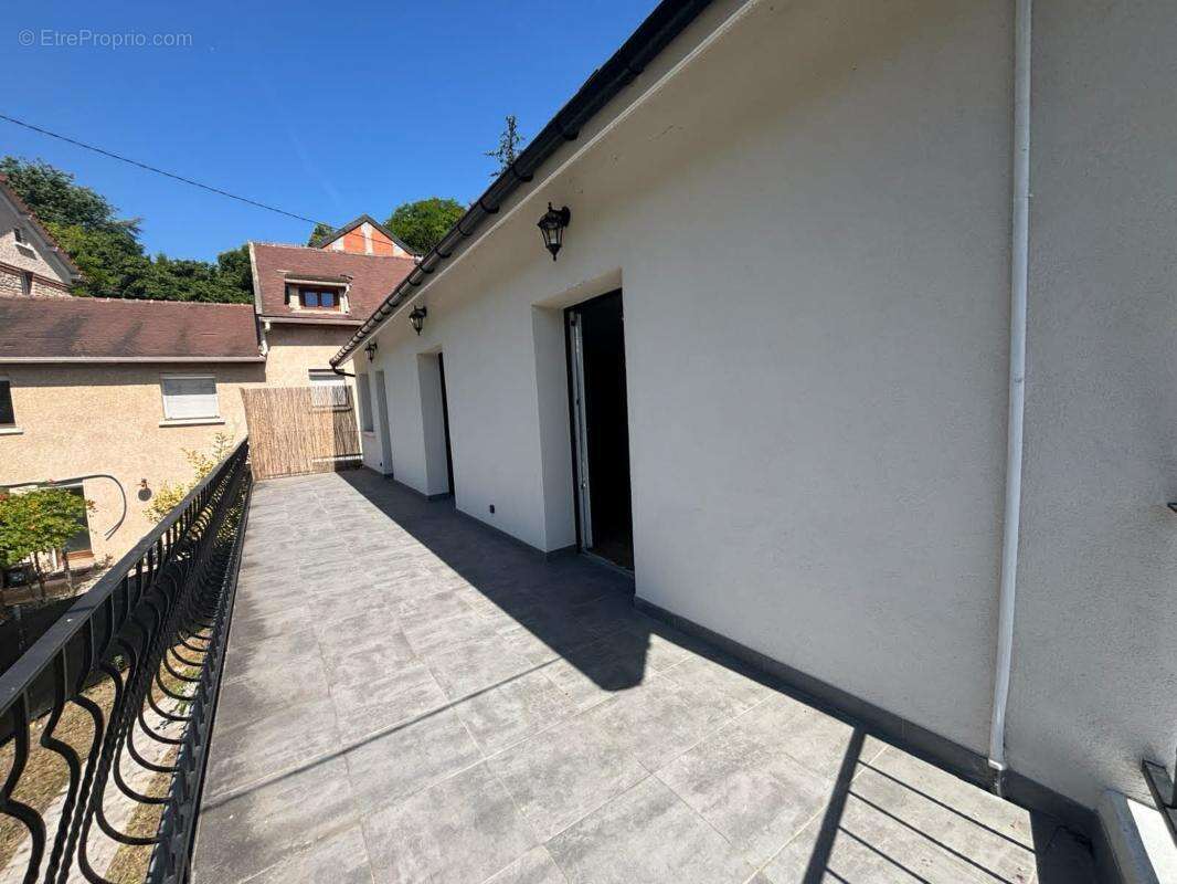 Maison 100 m² à Bougival  - photo 5