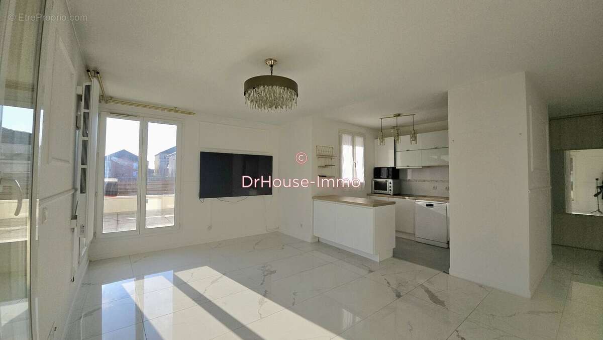 Appartement à SAVIGNY-LE-TEMPLE