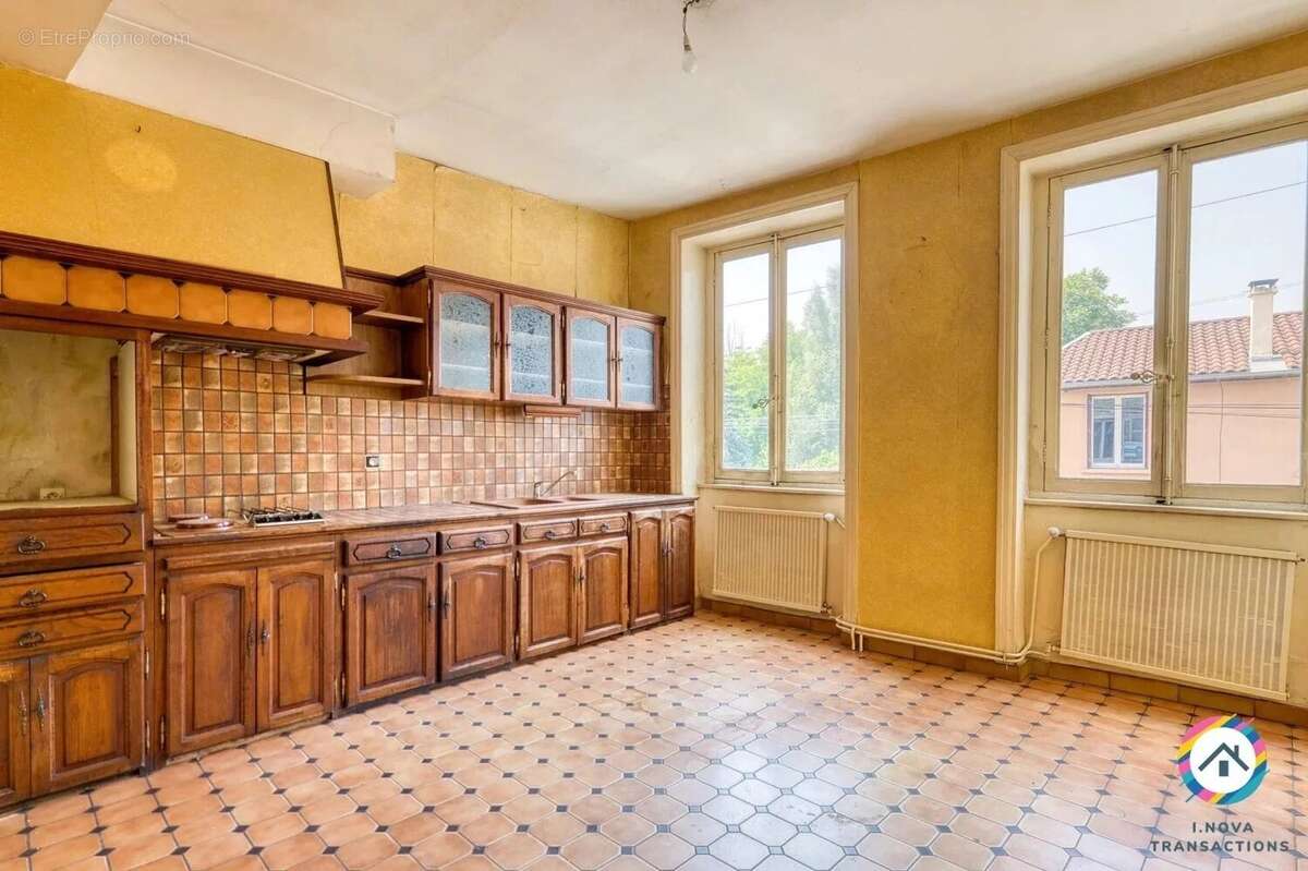 Maison à AMBERIEUX