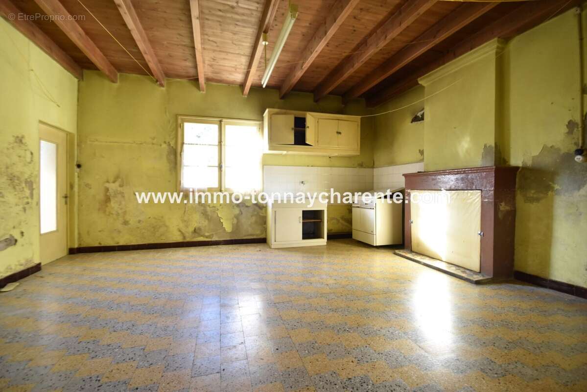 Maison à TONNAY-CHARENTE