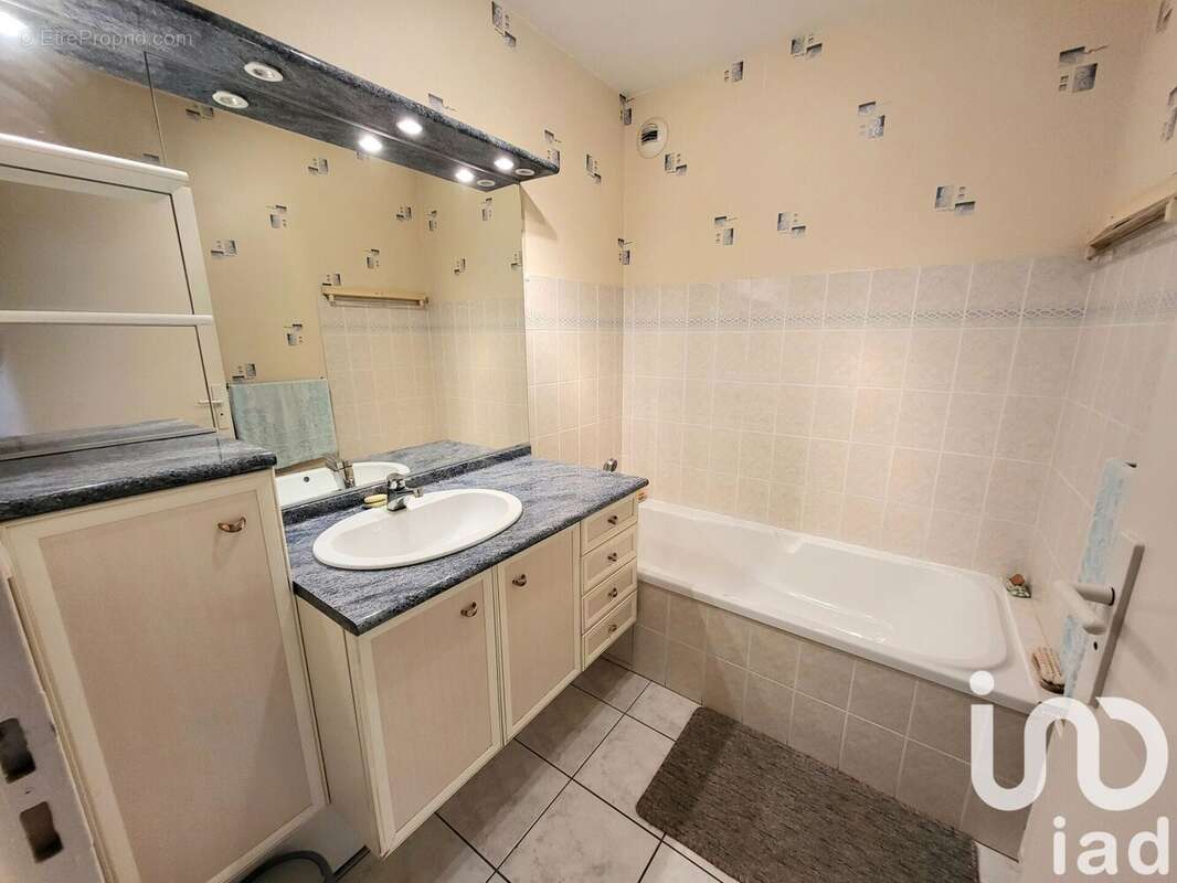 Photo 4 - Appartement à SAINT-GENEST-LERPT