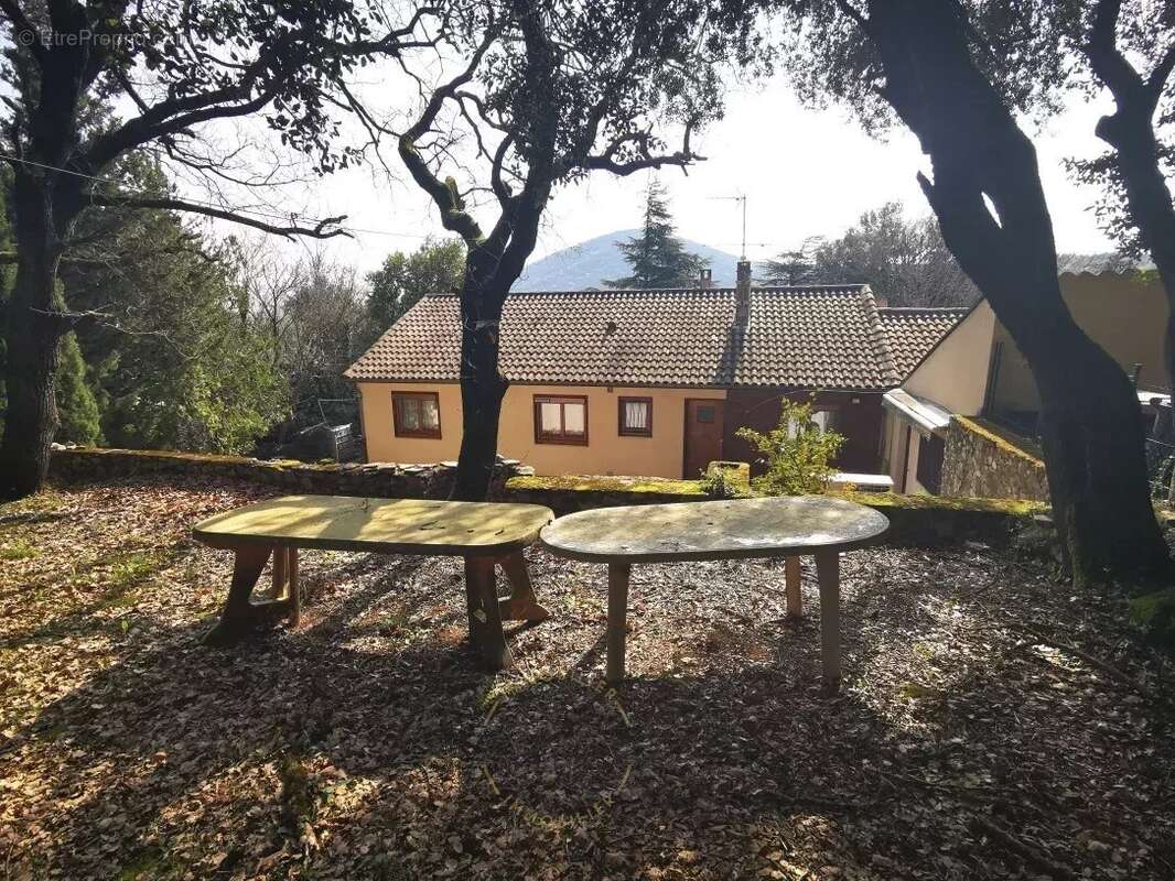 Maison à MALATAVERNE