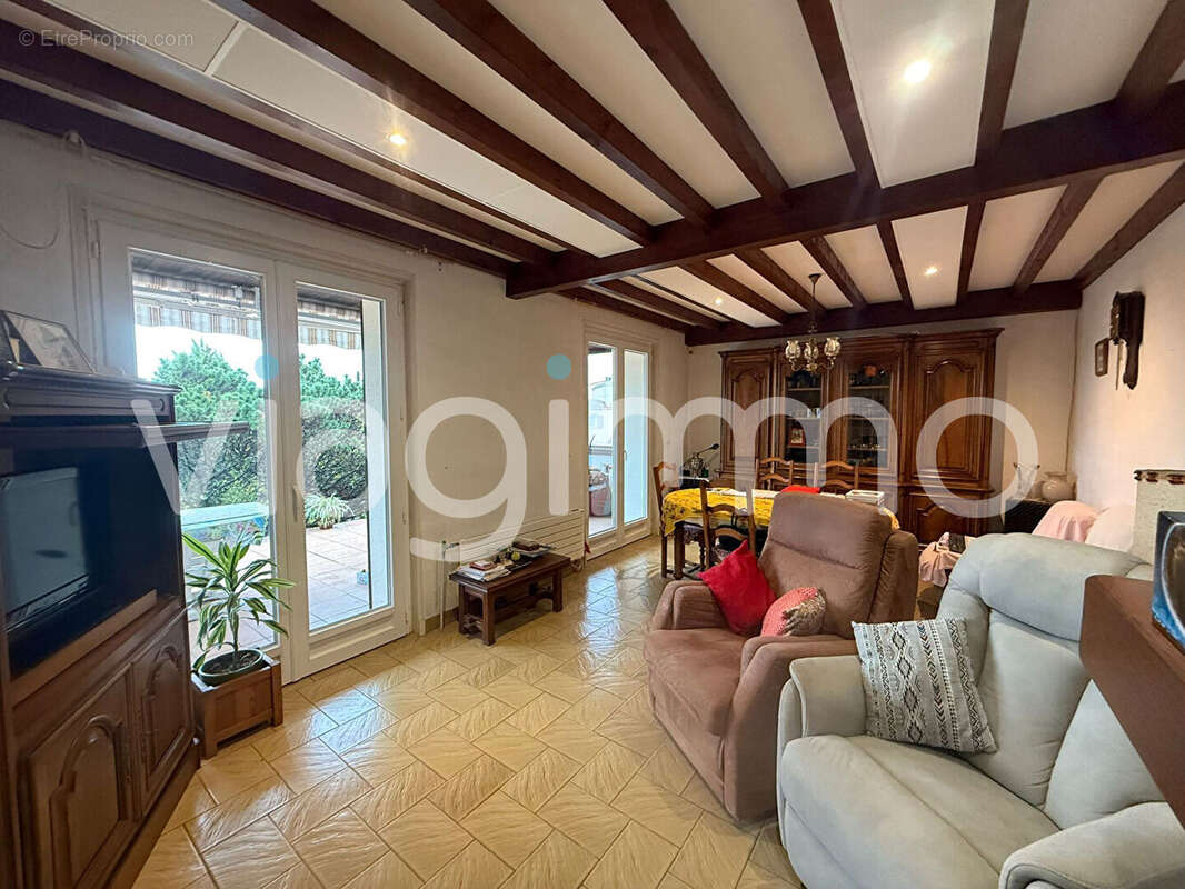 Maison à SAINT-PRIM