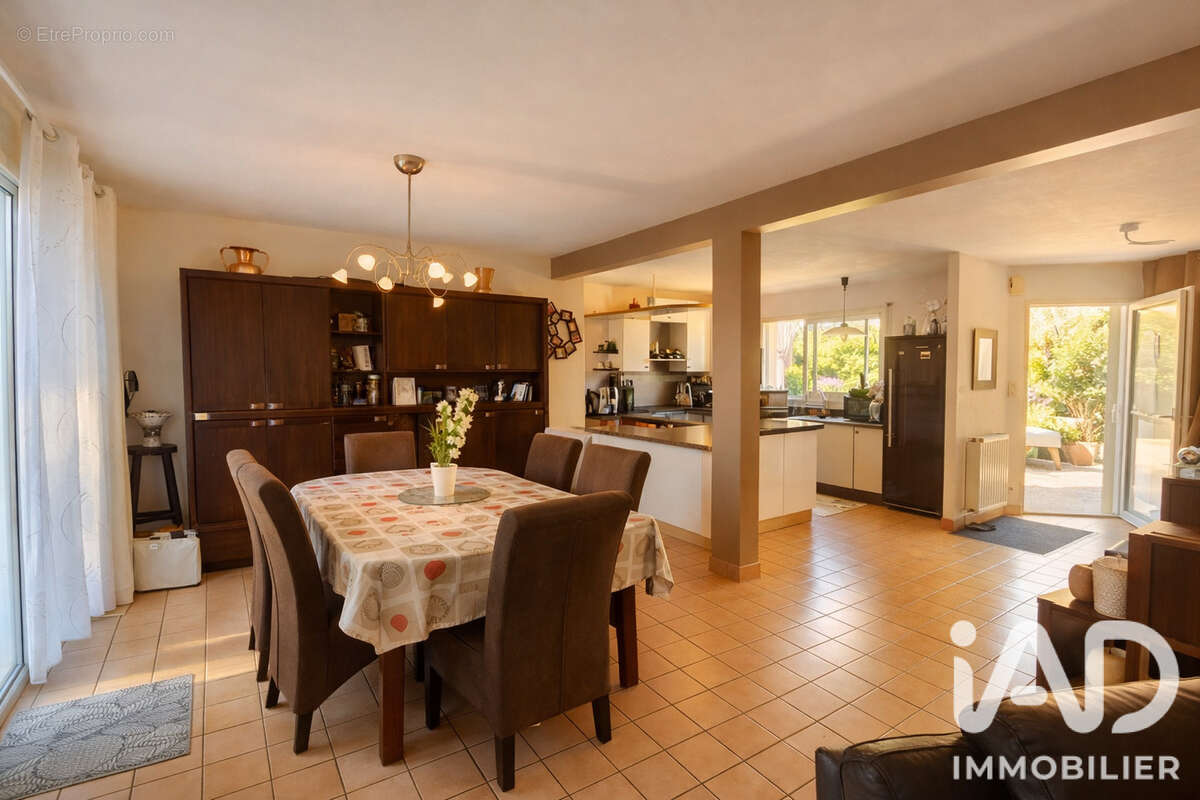 Maison 178 m² à Brece  - photo 3