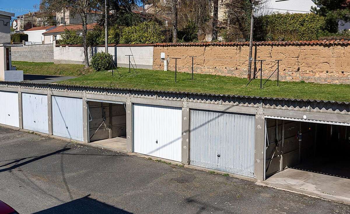 Appartement à PANISSIERES