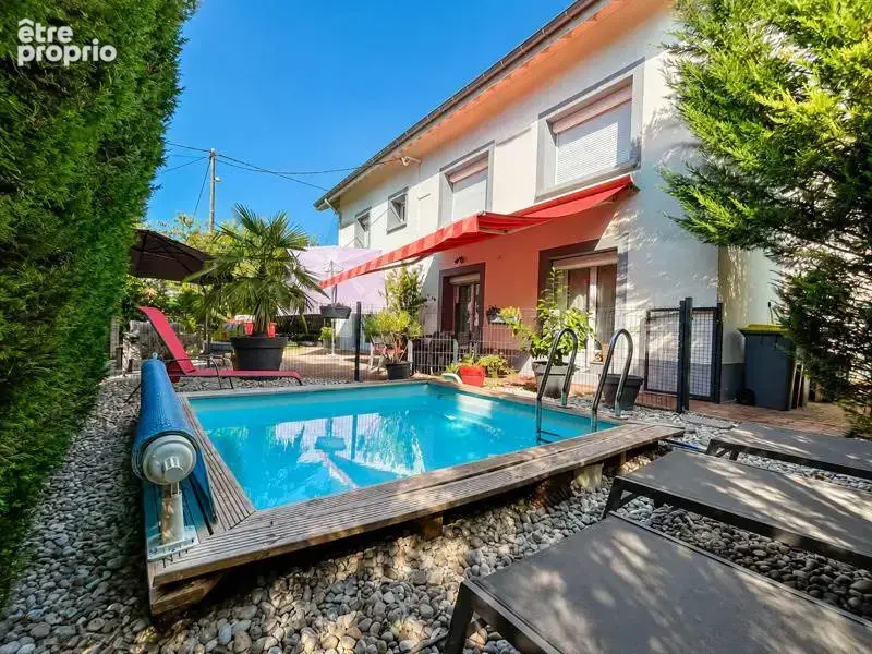 Maison de 7 pièces principales - photo 1
