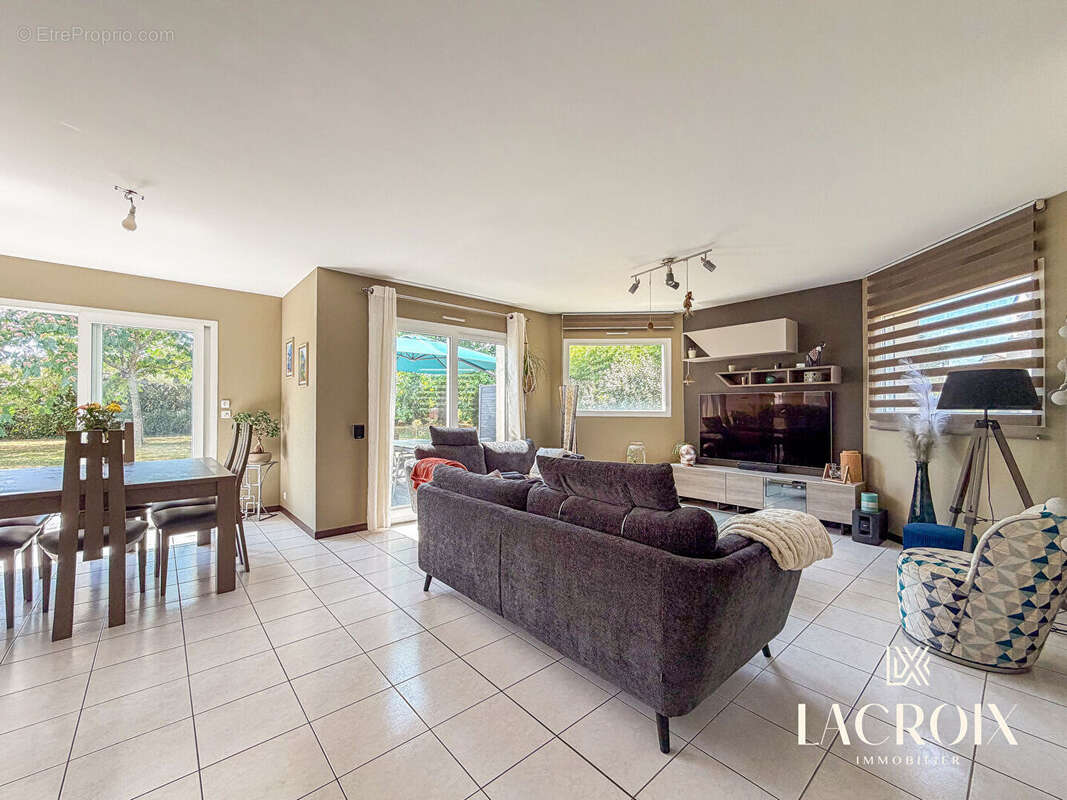A VENDRE - Maison 7 pièces - QUÉVERT - photo 6