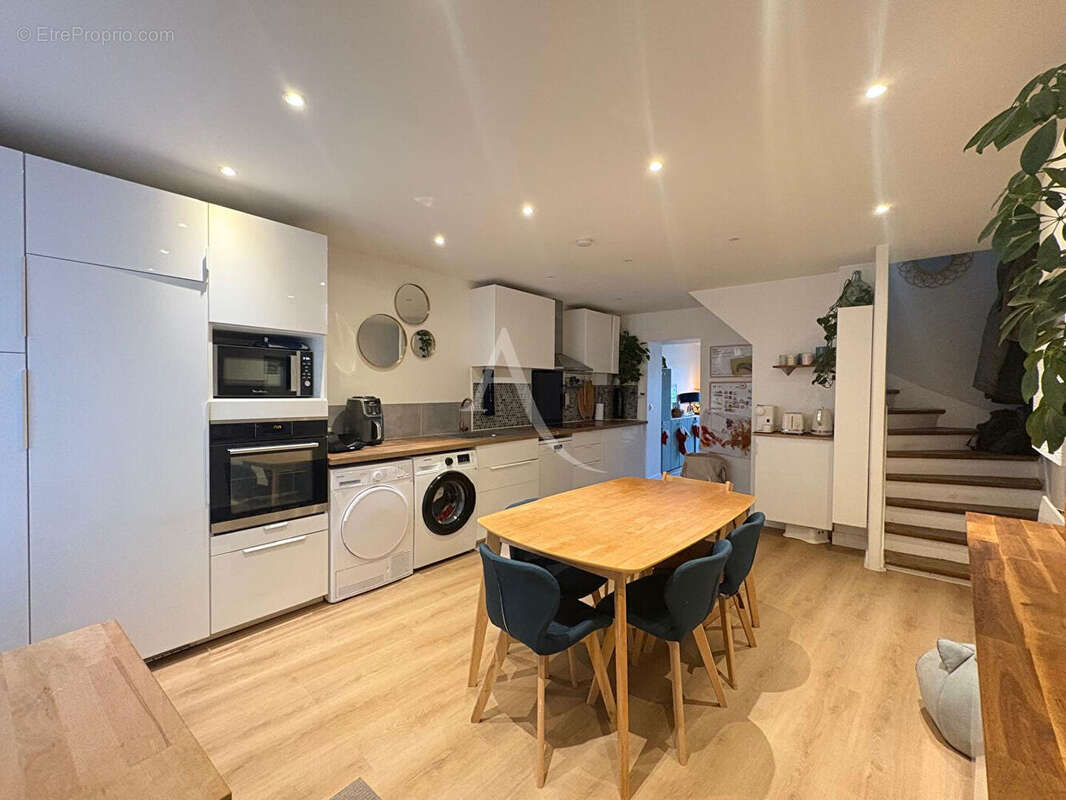 Maison à BURES-SUR-YVETTE