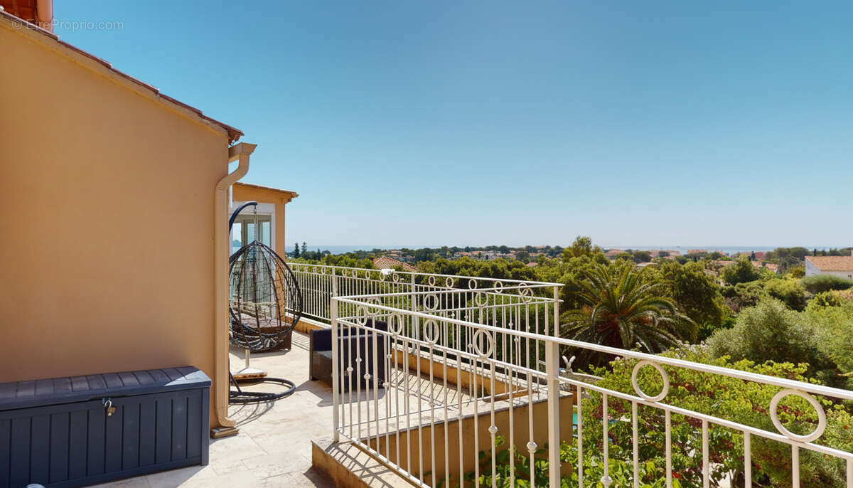 Maison à FREJUS