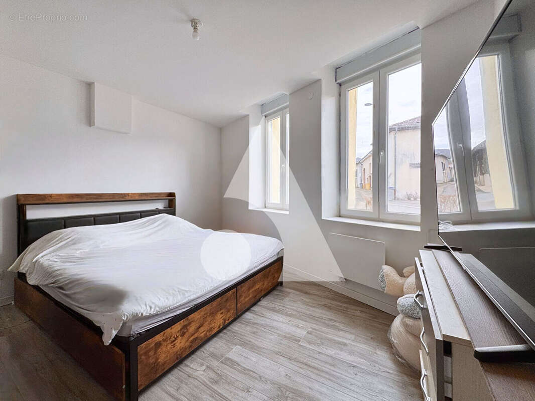 Appartement à MILLERY