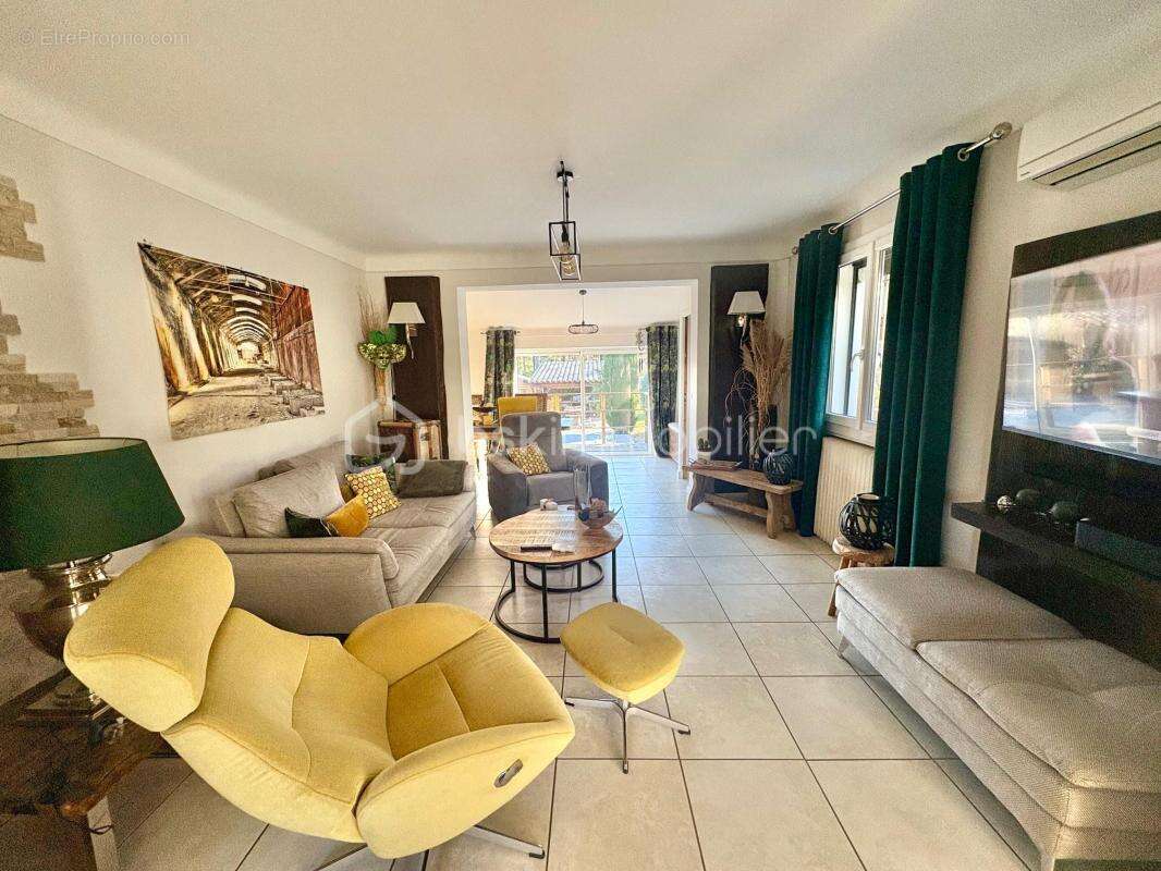 Maison à TOURRETTES