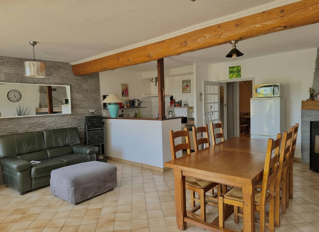 Maison à ESCLAGNE