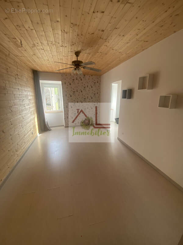 Maison à BERRIAS-ET-CASTELJAU