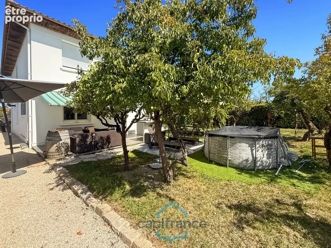 Dpt Gers (32), à vendre RISCLE très belle maison T8 de 220 m² habitables + grand garage et dépendances sur 875 m² de terrain, au - photo 14