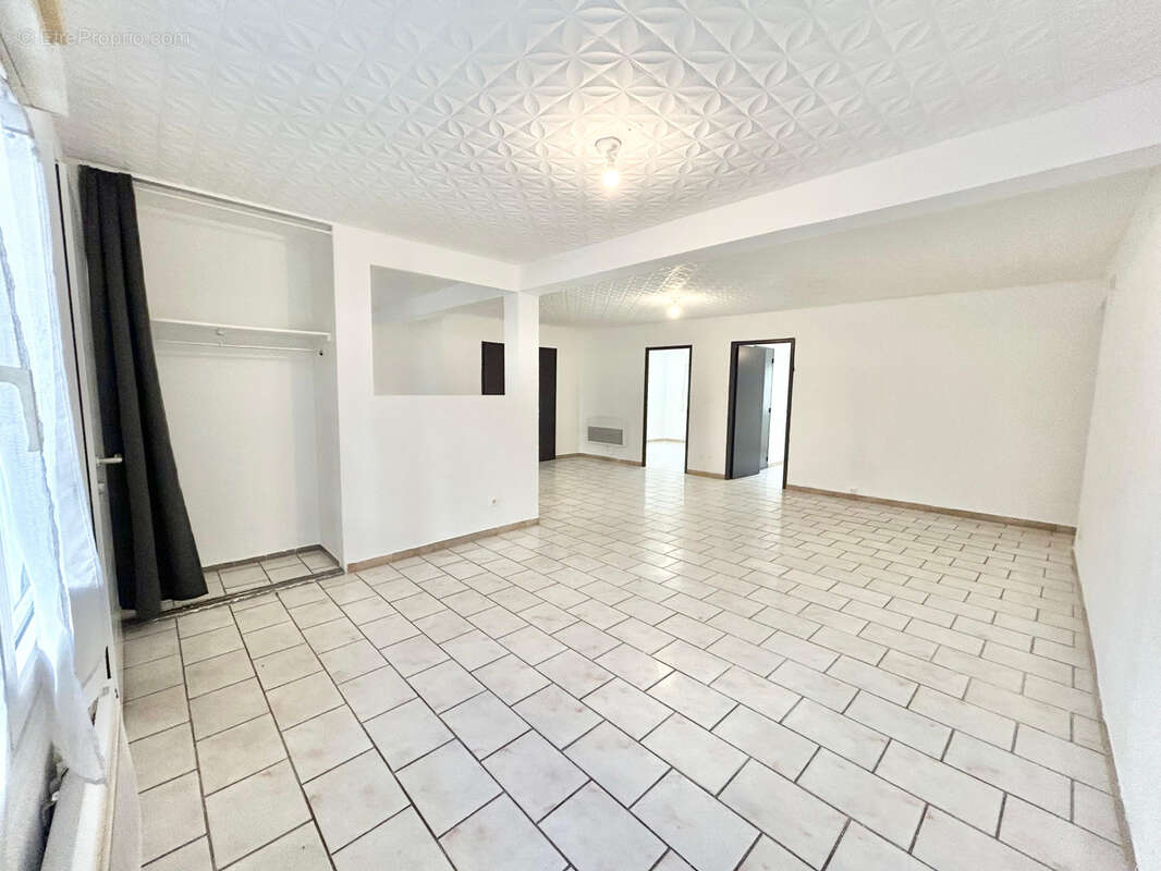 Appartement à TROUILLAS