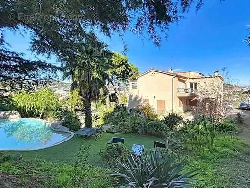 Appartement à VALLAURIS