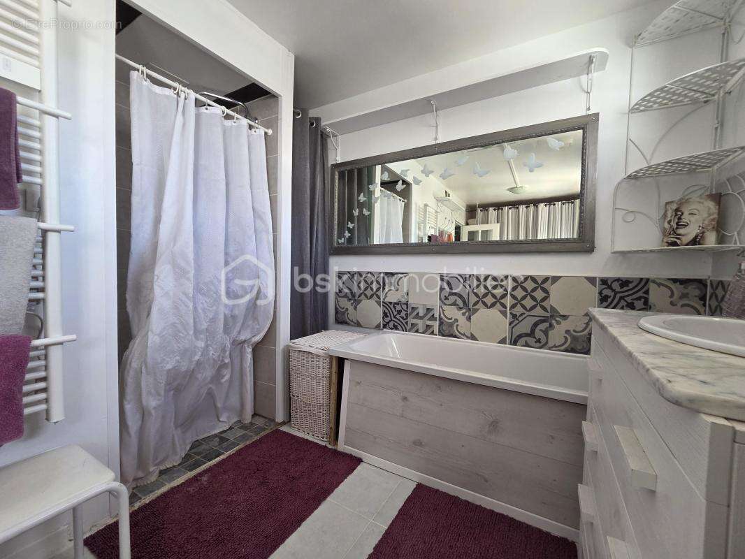 Magnifique Pavillon de plain pied de 149m² avec patio et dépendances à Avril sur Loire - photo 11