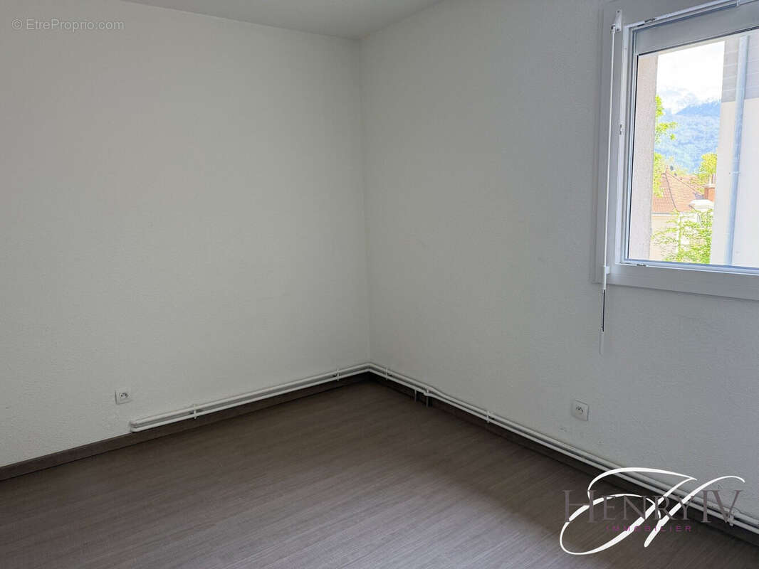 Appartement à SAINT-ISMIER