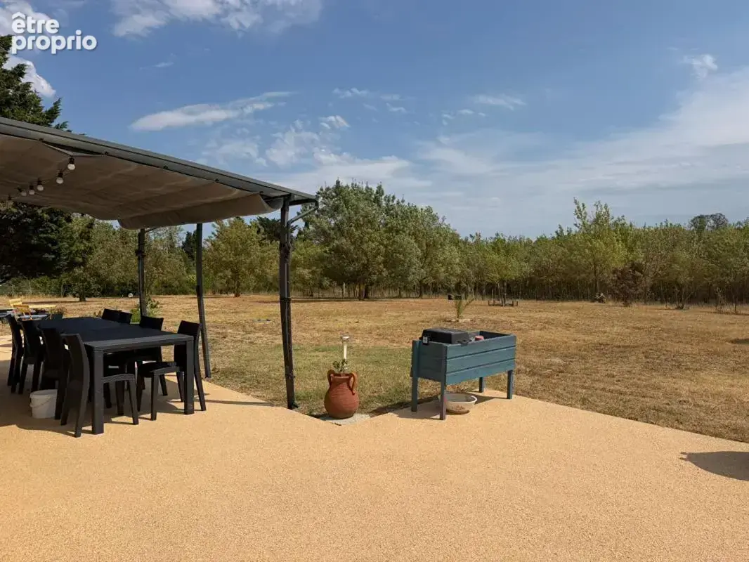 Maison de plain-pied avec piscine sur 3,65 hectares de terrain clos et arboré - photo 6