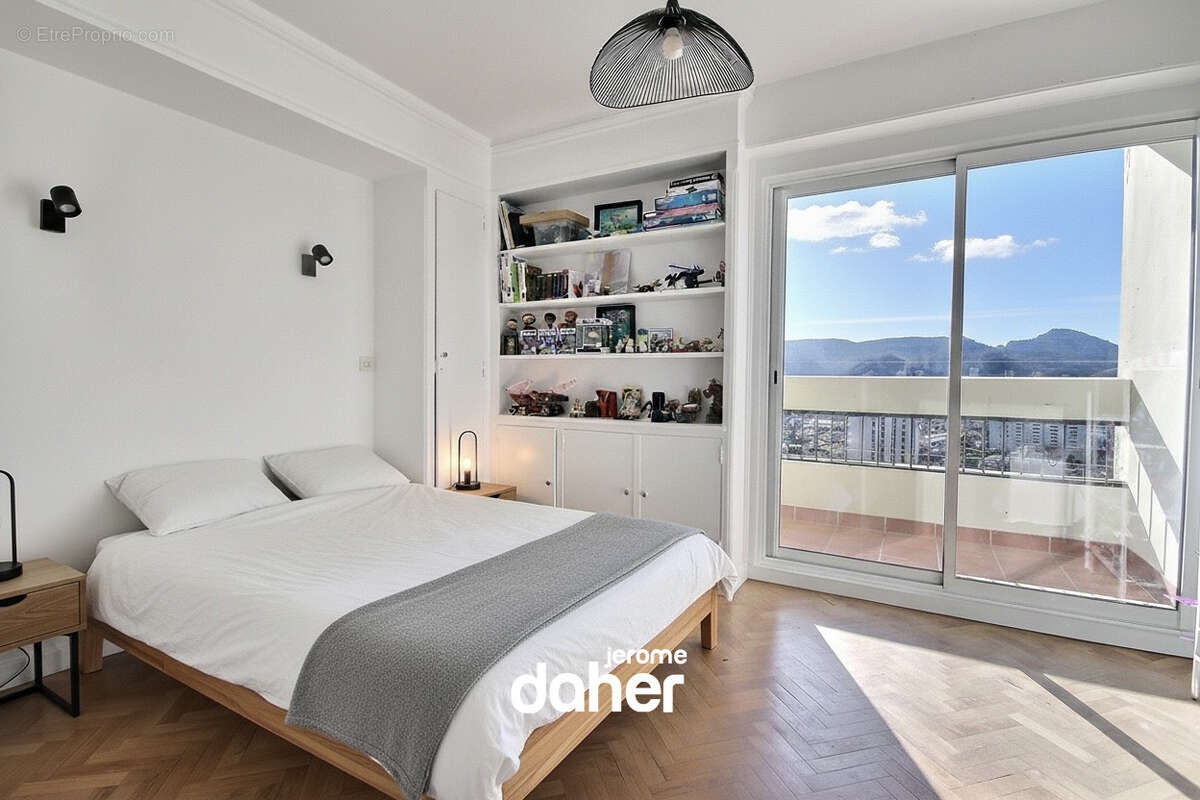 Appartement à MARSEILLE-9E
