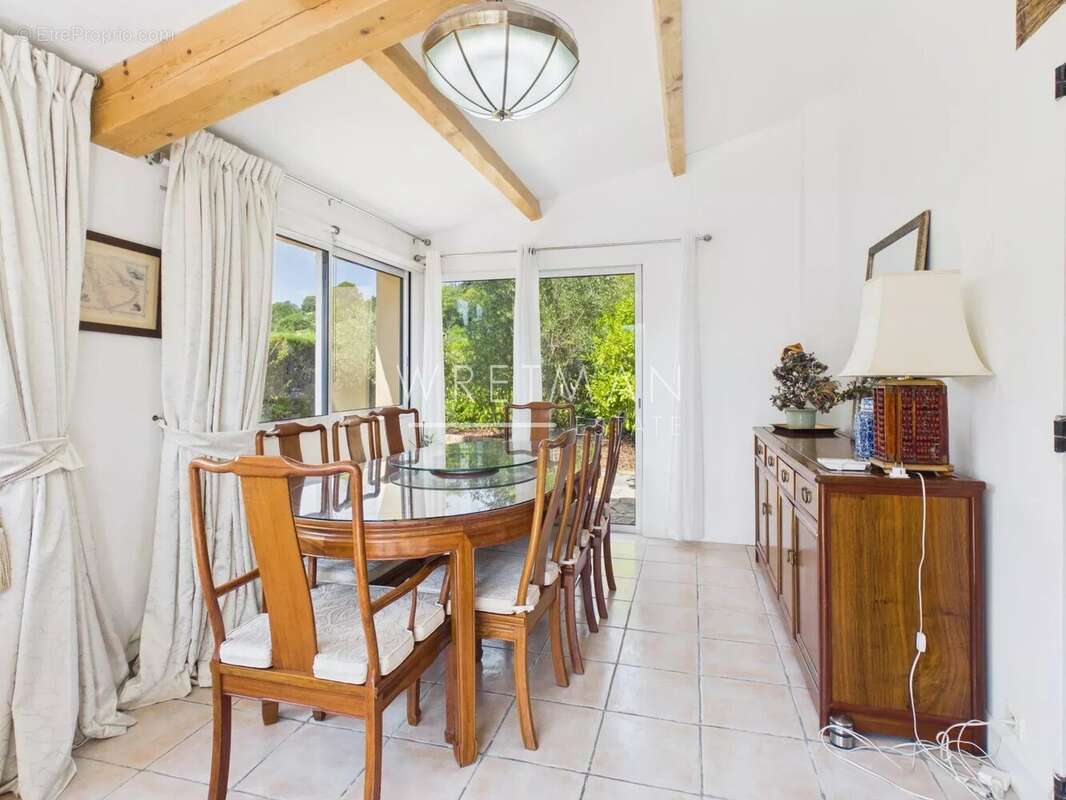 Villa de plain pied dans un quartier privilégié - Fayence - photo 9