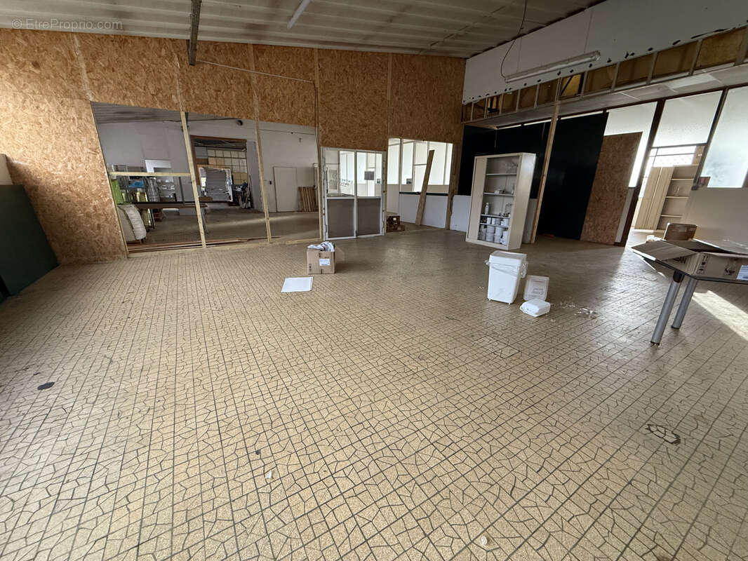 Commerce à LE VERNET