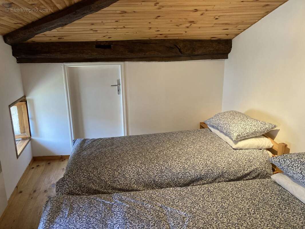 Maison de village en pierre en bon état - photo 6
