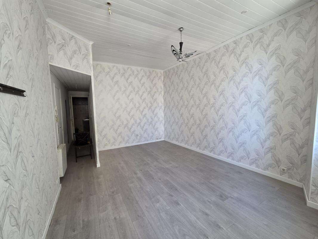 Appartement à MARSEILLE-4E