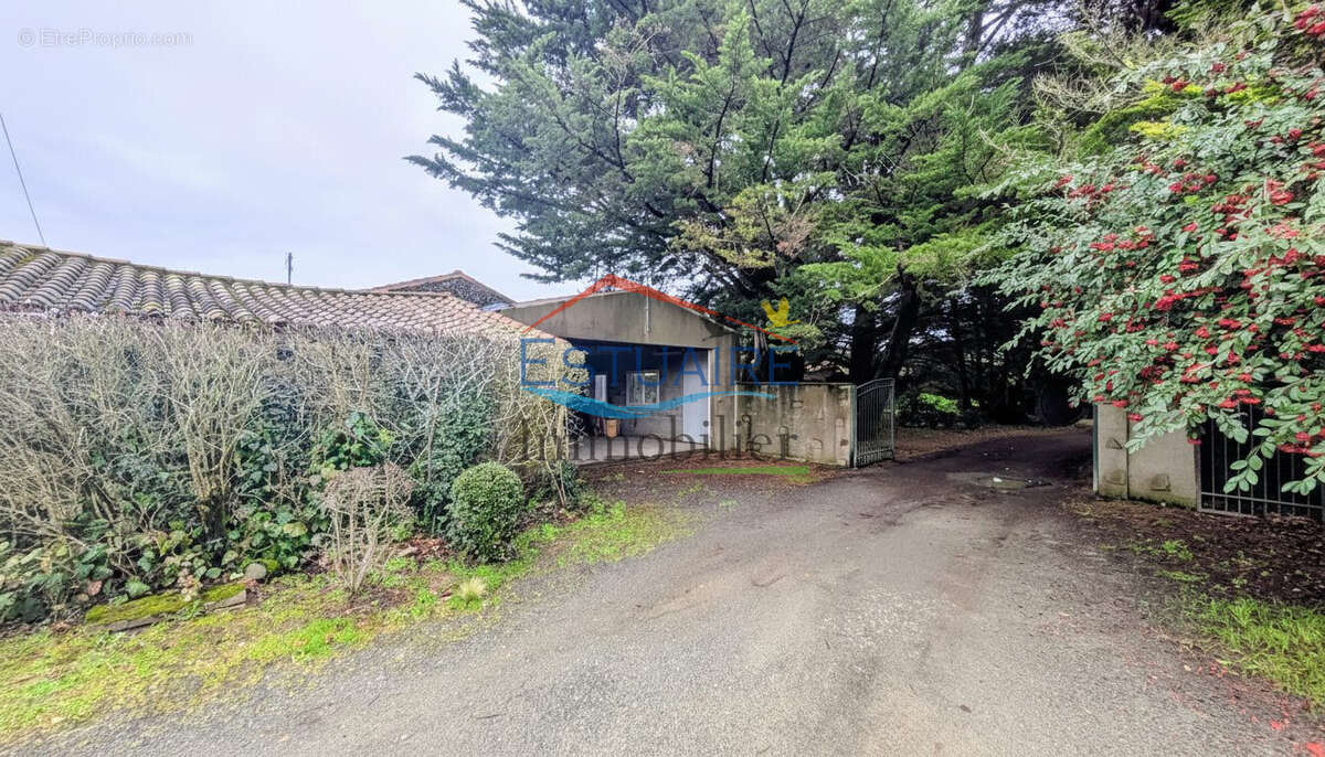 Terrain 405 m² à Aigrefeuille-Sur-Maine  - photo 3