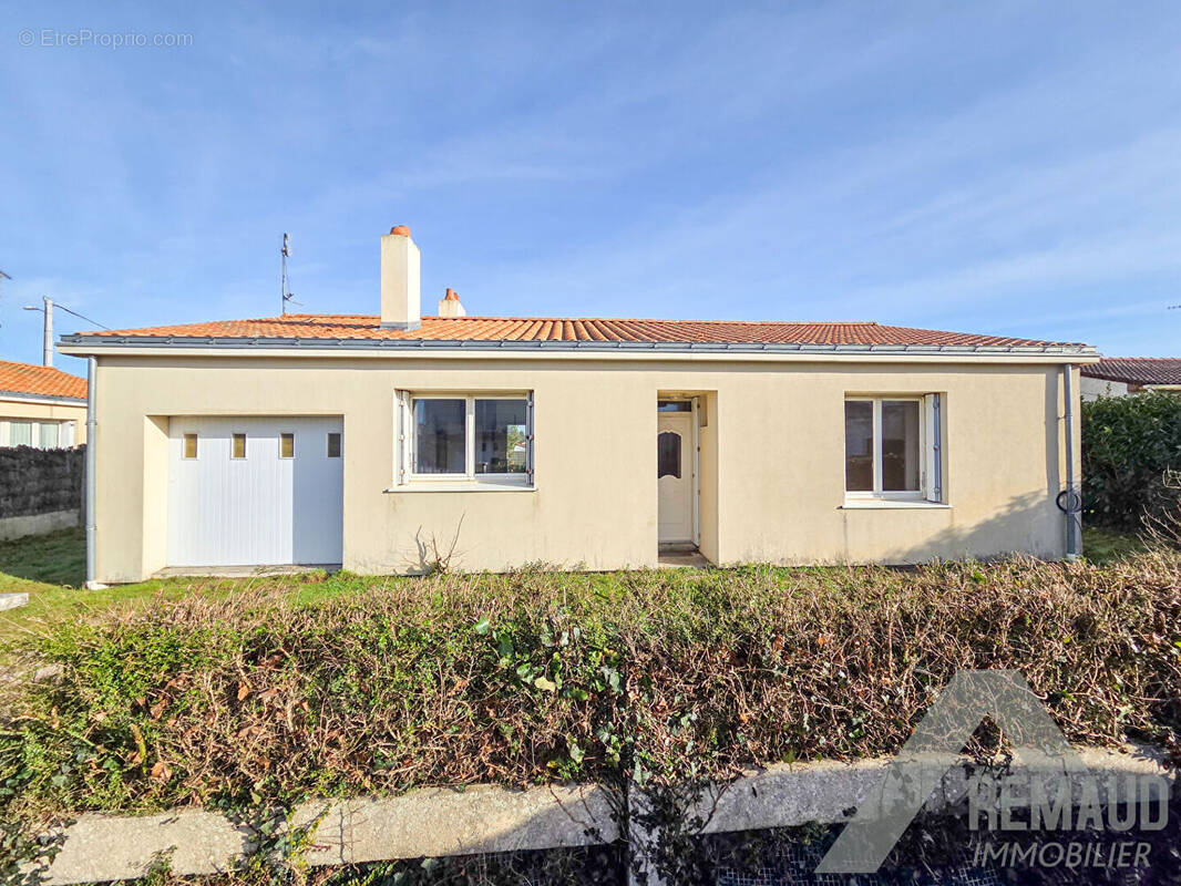 Maison à LA GENETOUZE