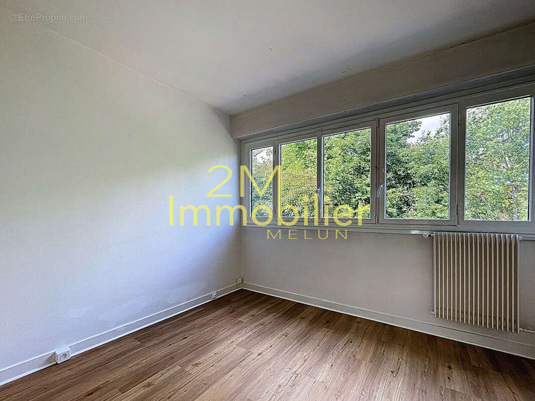 Appartement à VAUX-LE-PENIL