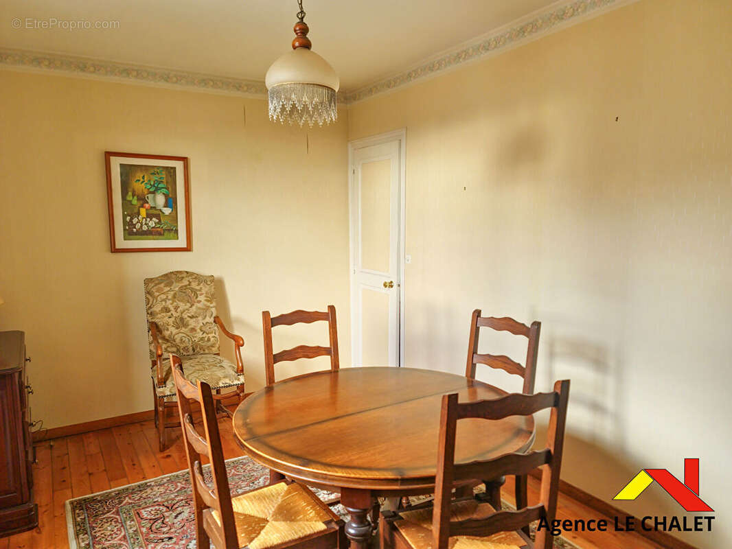 Maison à VILLENEUVE-LE-ROI