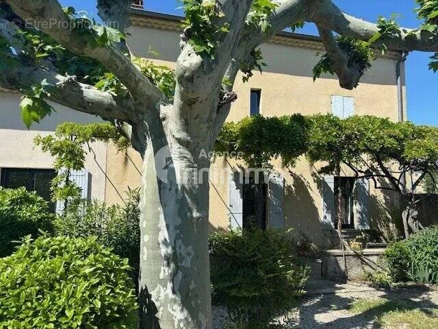 Maison à SAINT-SATURNIN-LES-AVIGNON