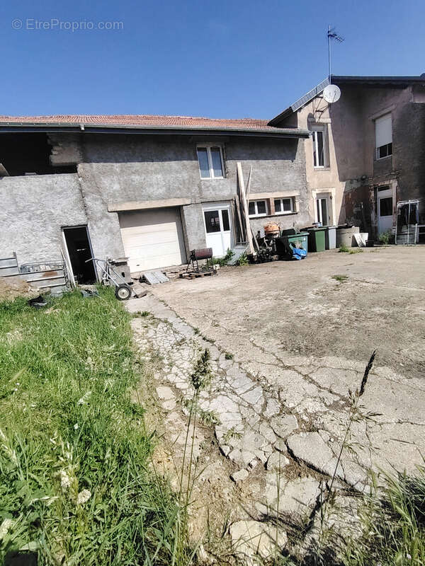 Maison à DAMPVITOUX