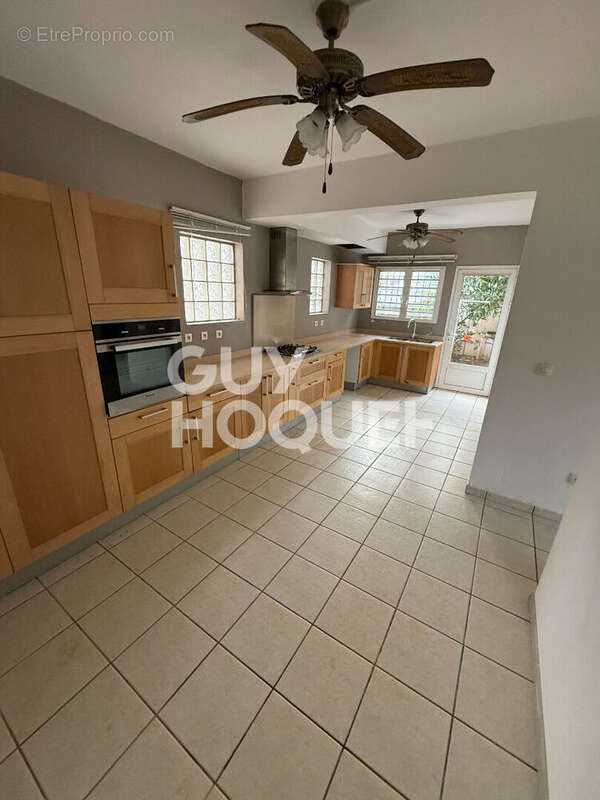 Maison à SAINTE-SUZANNE