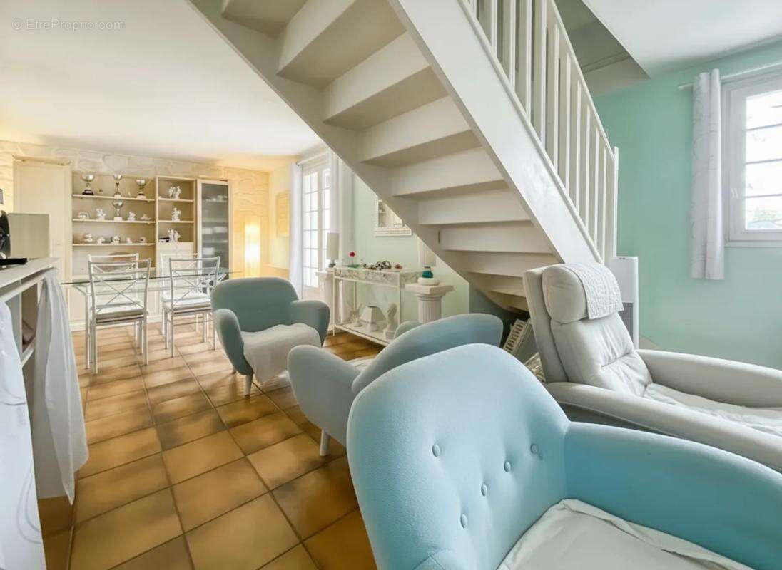 Maison à LA SELLE-SUR-LE-BIED