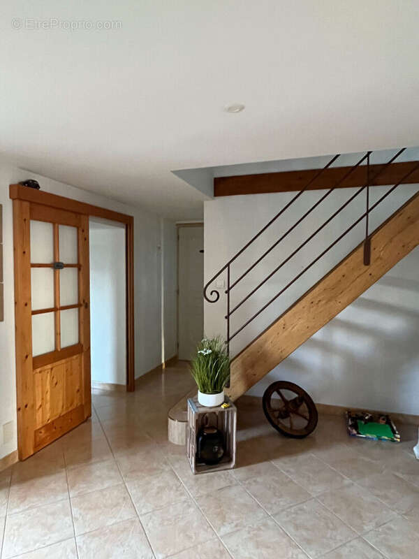 Maison à LE PIN-EN-MAUGES