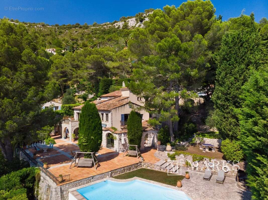Maison à EZE