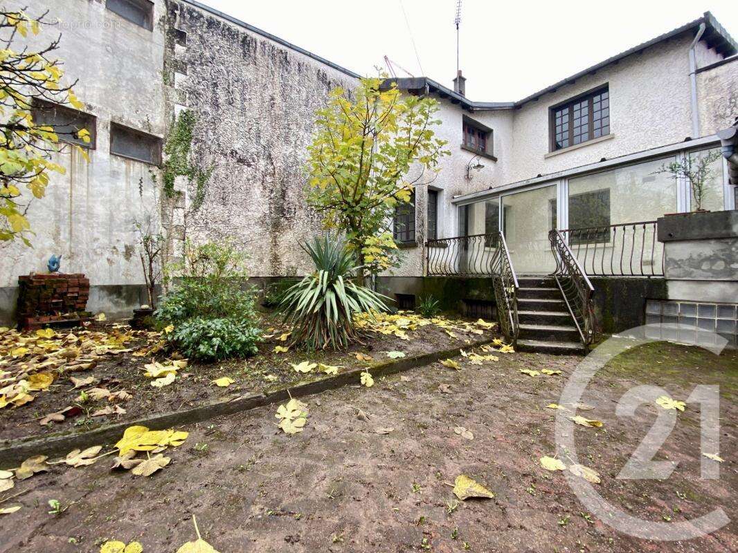 Maison à SAINT-JUNIEN